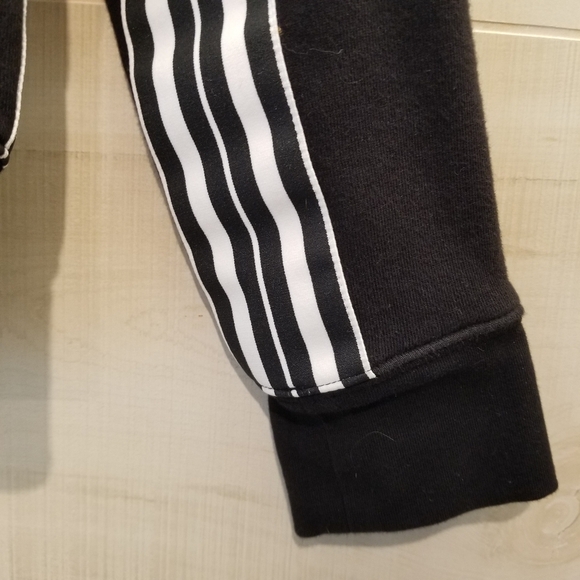 {XS} Athleta 24/7 Striped Crewneck Sweatshirt Black and White - Picture 4 of 9